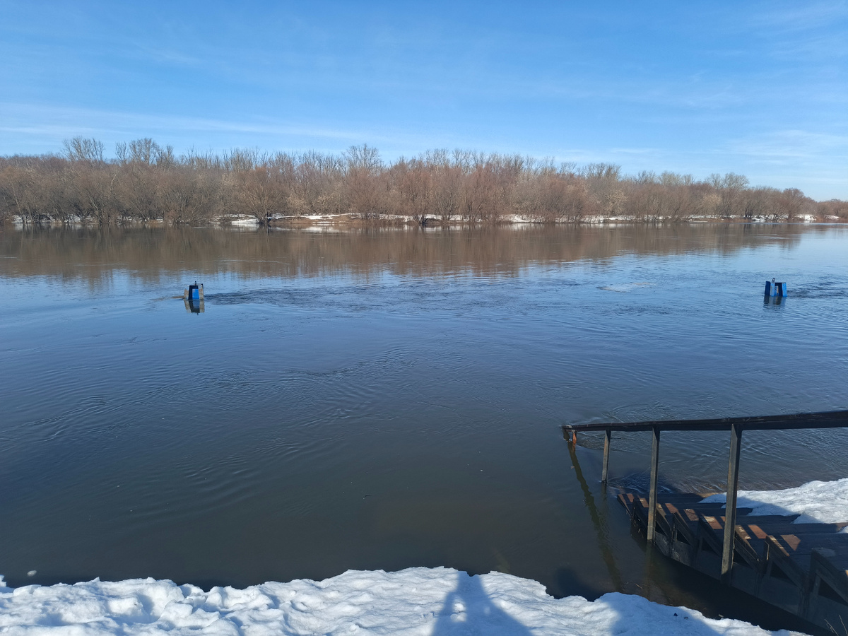 Пристань в Лесопарке уже затопило. Фото автора.