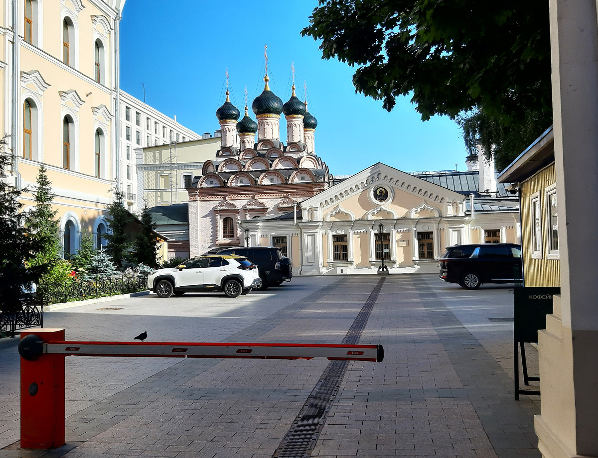 История Якиманки. Церковь Софии Премудрости Божией в Средних Садовниках.
