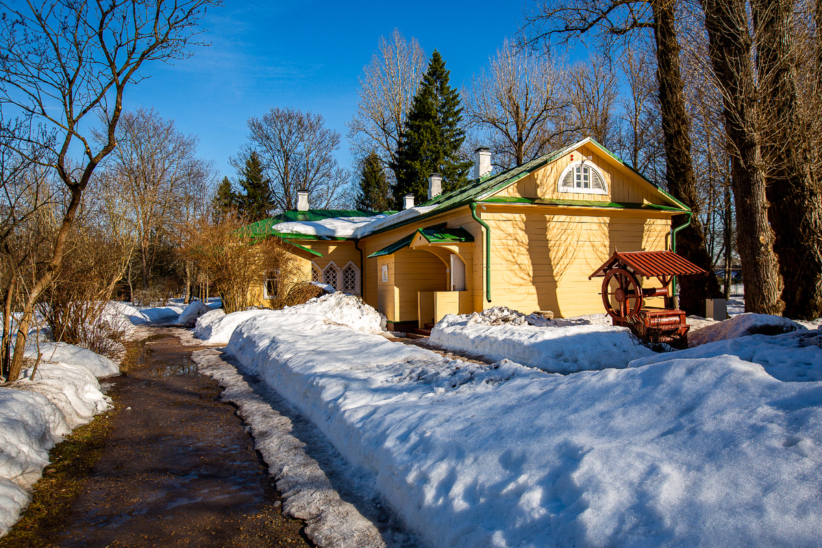 Главный дом усадьбы семьи А.П. Чехова Мелихово. Государственный литературно-мемориальный музей-заповедник А.П. Чехова. Село Мелихово, муниципальный округ Чехов, Московская область. Фото автора статьи