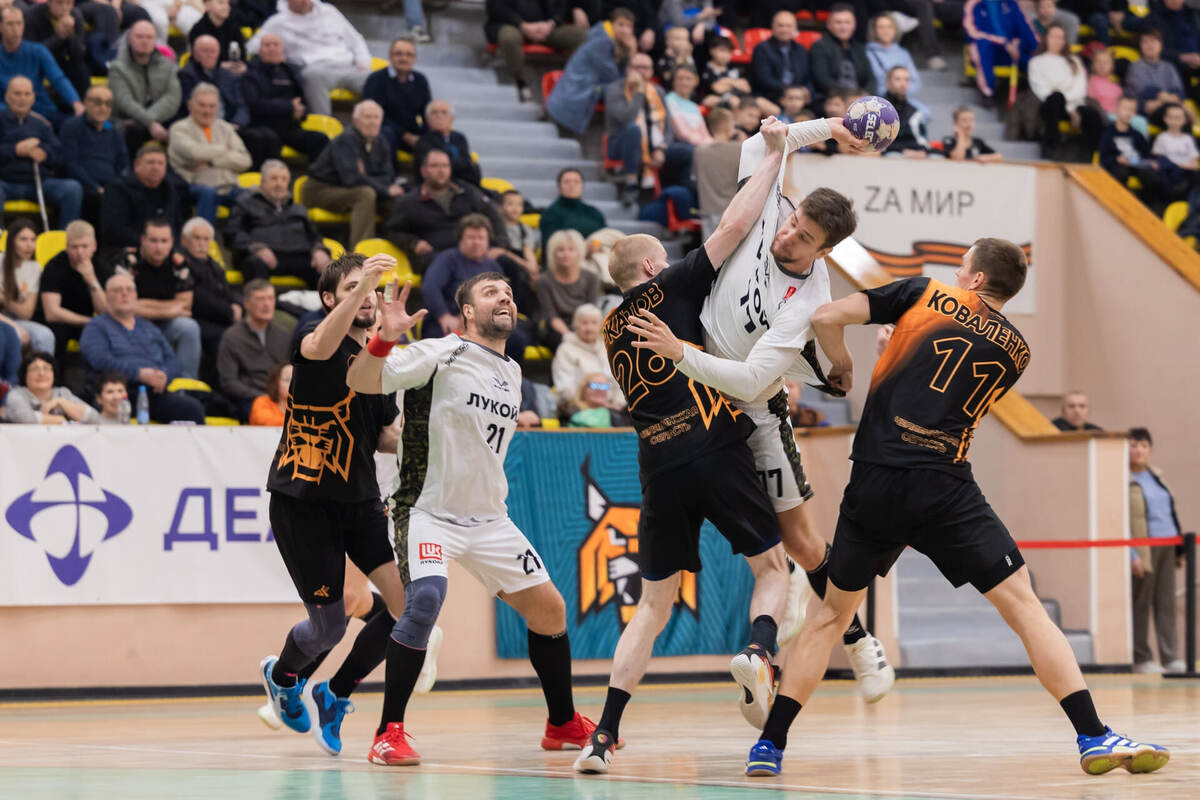    В первом круге дома "Динамо-Сунгуль" победило - 27:25