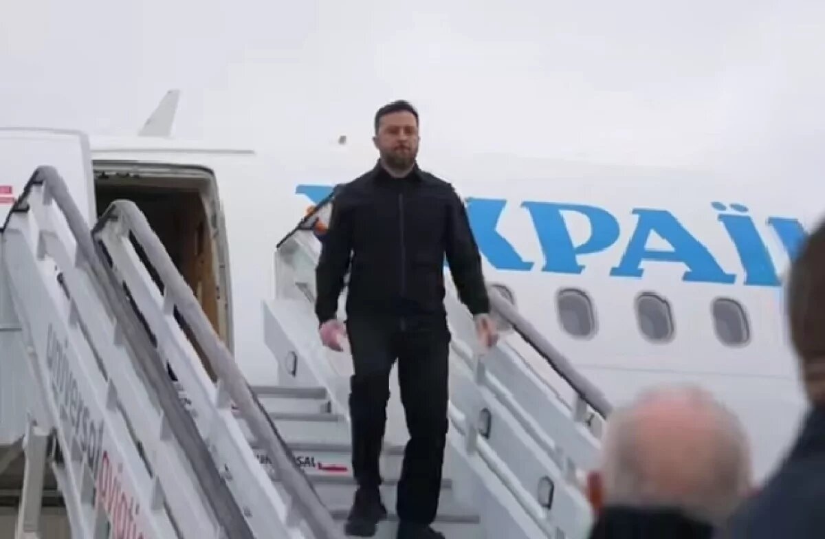    Самолет Airbus A319 Зеленского.