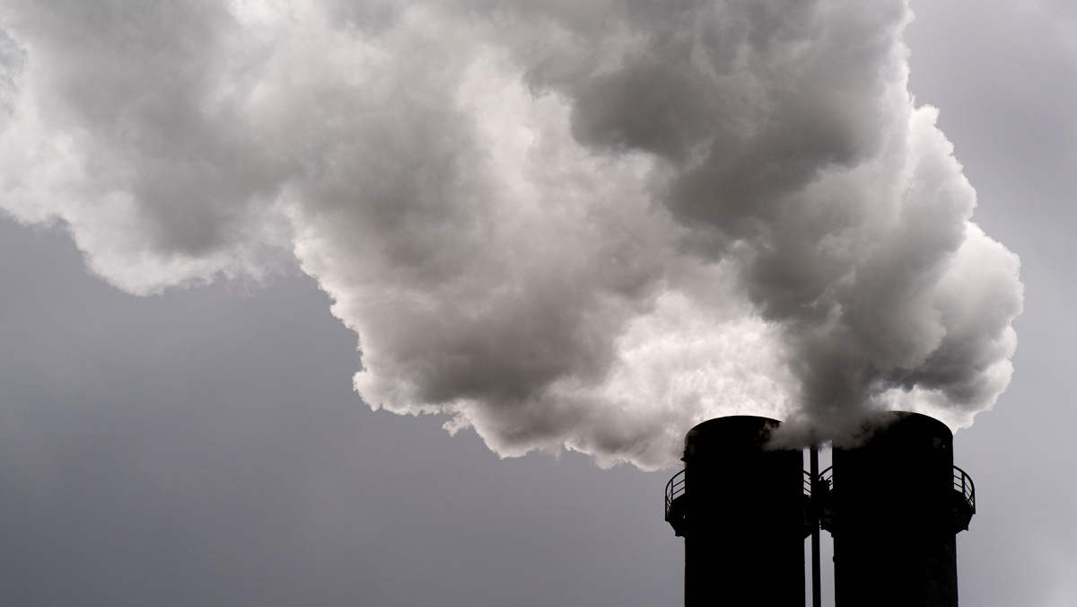    Энергетика электростанция трубы дым без привязки АР