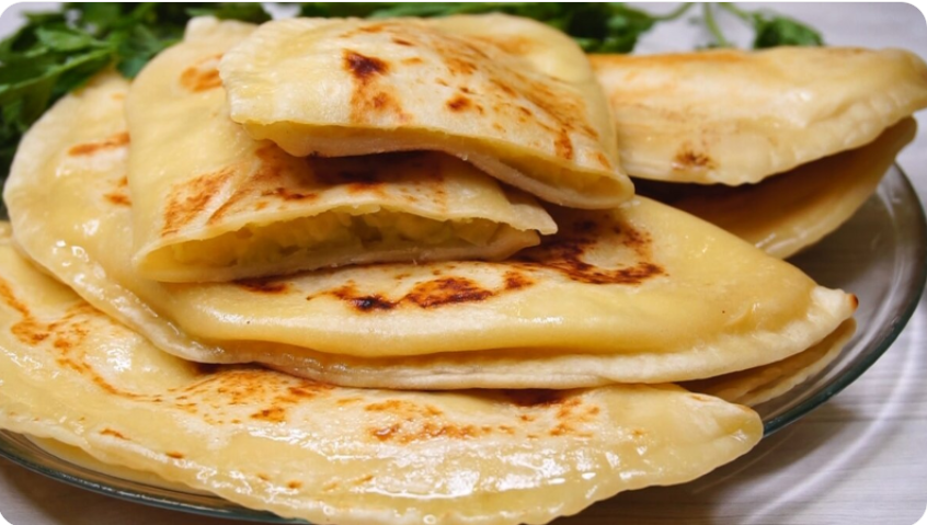 Кутабы с картошкой: простая выручалочка, когда в холодильнике минимум продуктов...