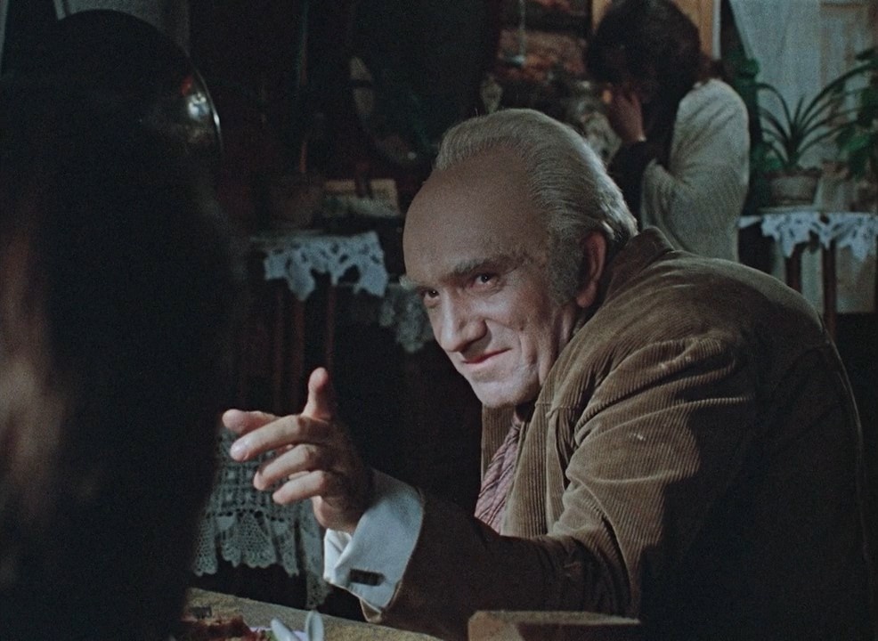 Ролан Быков с его ростом 158 см должен был сыграть Горбатого, но не сложилось. 