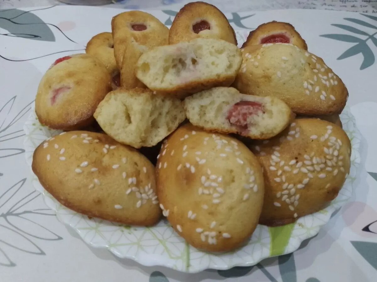 Печенье с вишней и кунжутом, воздушное и нежное