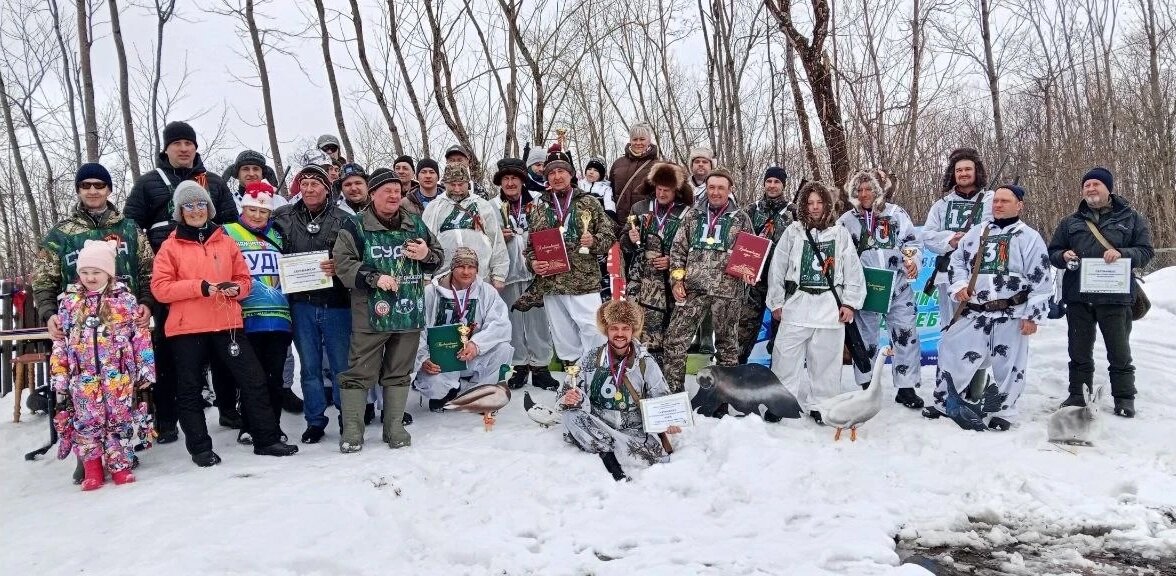 Судьи, участники и болельщики соревнований