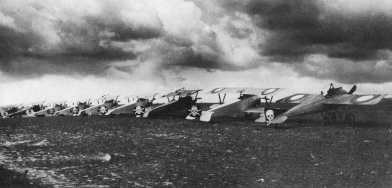 Аэродром у деревни Ковалювка, место дислокации 19 КАО и управления 1 БАГ РИВВФ, апрель 1917 года.