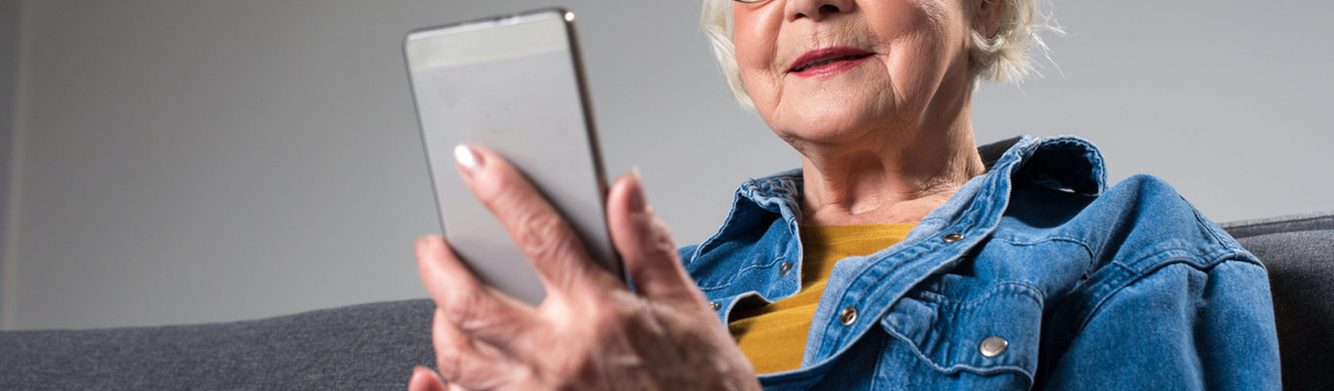 Как правильно обучить родителей смартфону