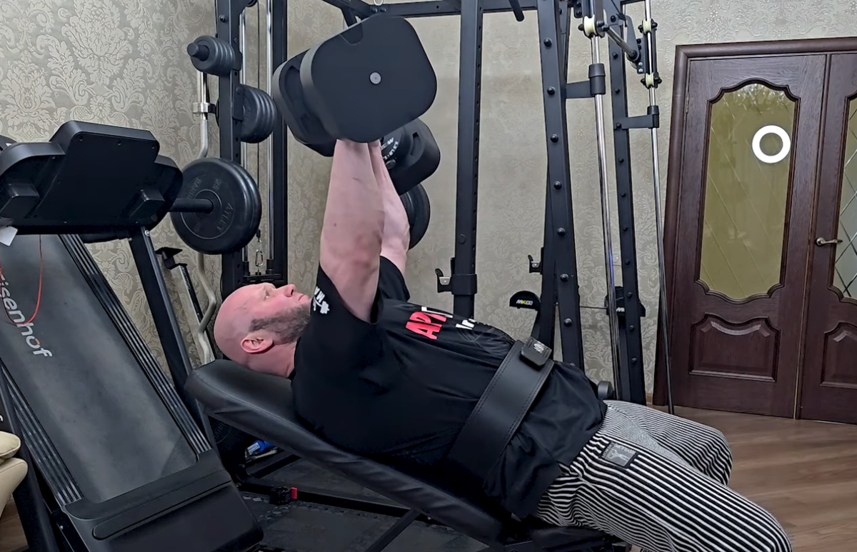 Тест жима гантелей по 48 кг, максимальный вес, тонкие ручки вполне удобны!