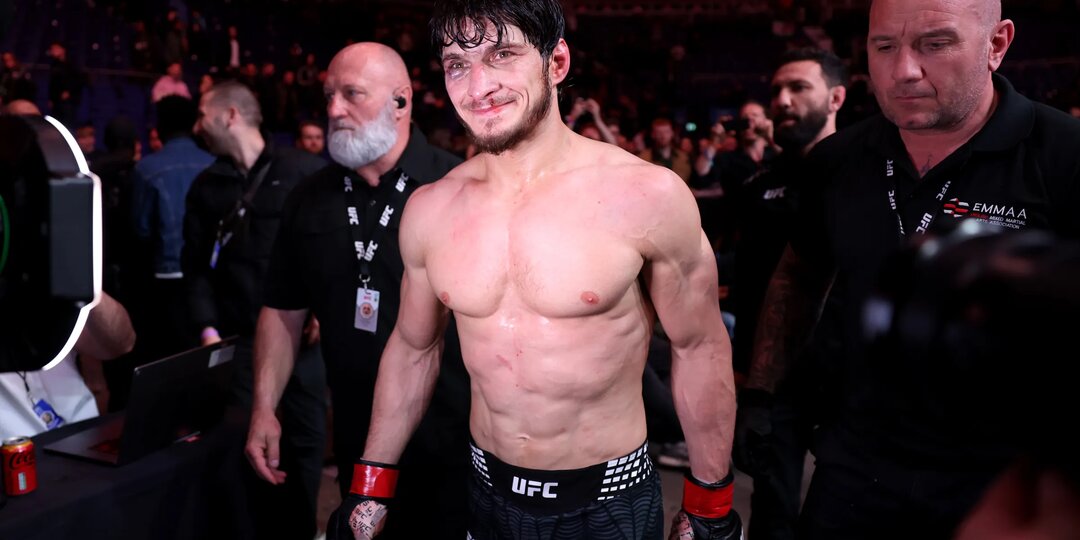 Непобежденный боец UFC Евлоев: "Выходил не побеждать, а от души подраться!"