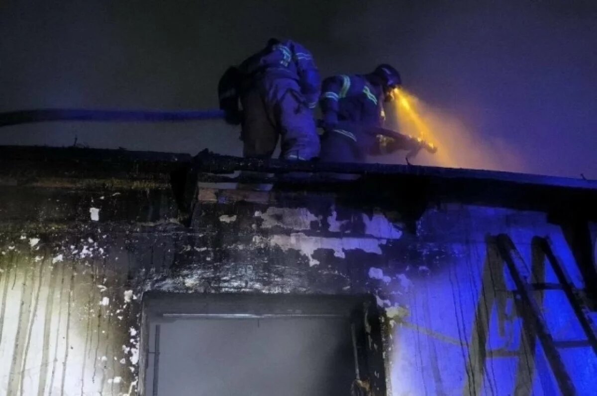    В селе Михайловское на Алтае пожар уничтожил мебель и вещи в доме