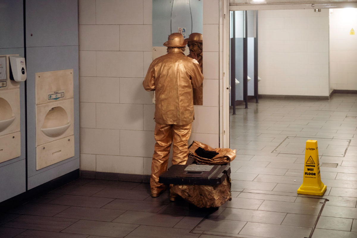 Один из признаков нарциссизма — солипсизм, убеждение, что реальность существует только в рамках вашего «Я»