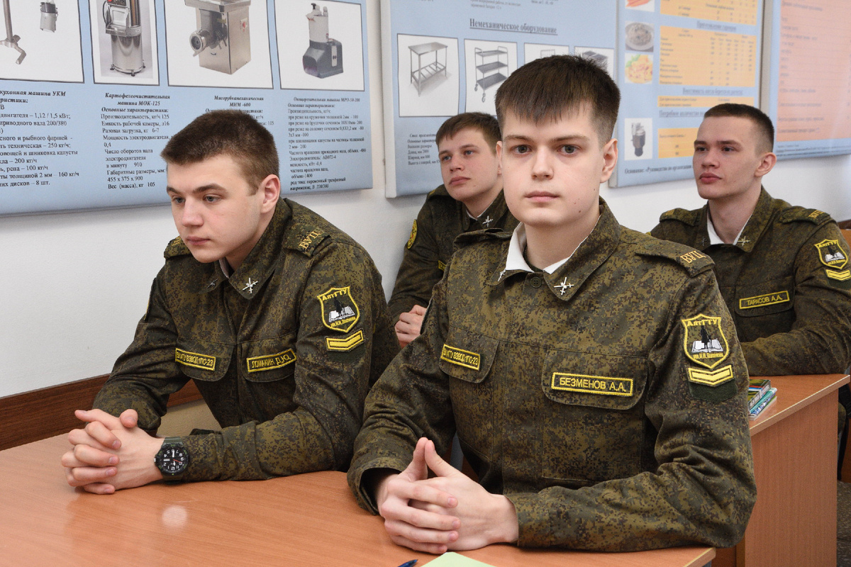 Арсений Безменов