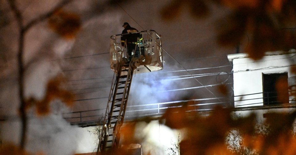 Пожарные за работой. фото: яндекс.