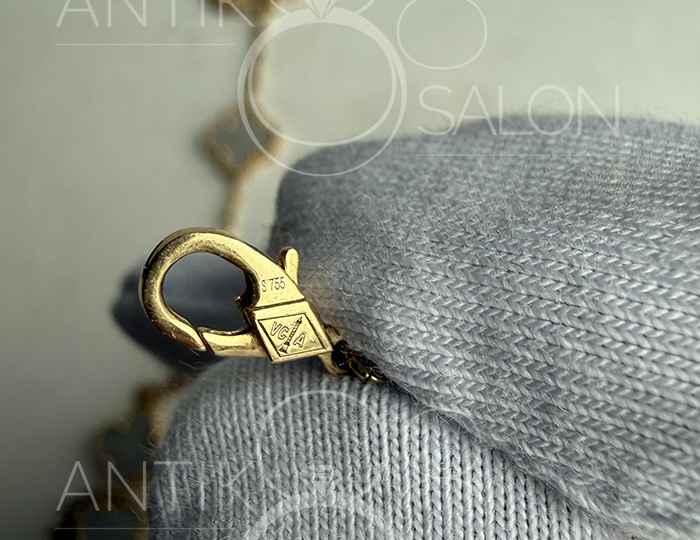 Как проверить подлинность Van Cleef & Arpels: 6 признаков, которые нельзя подделать