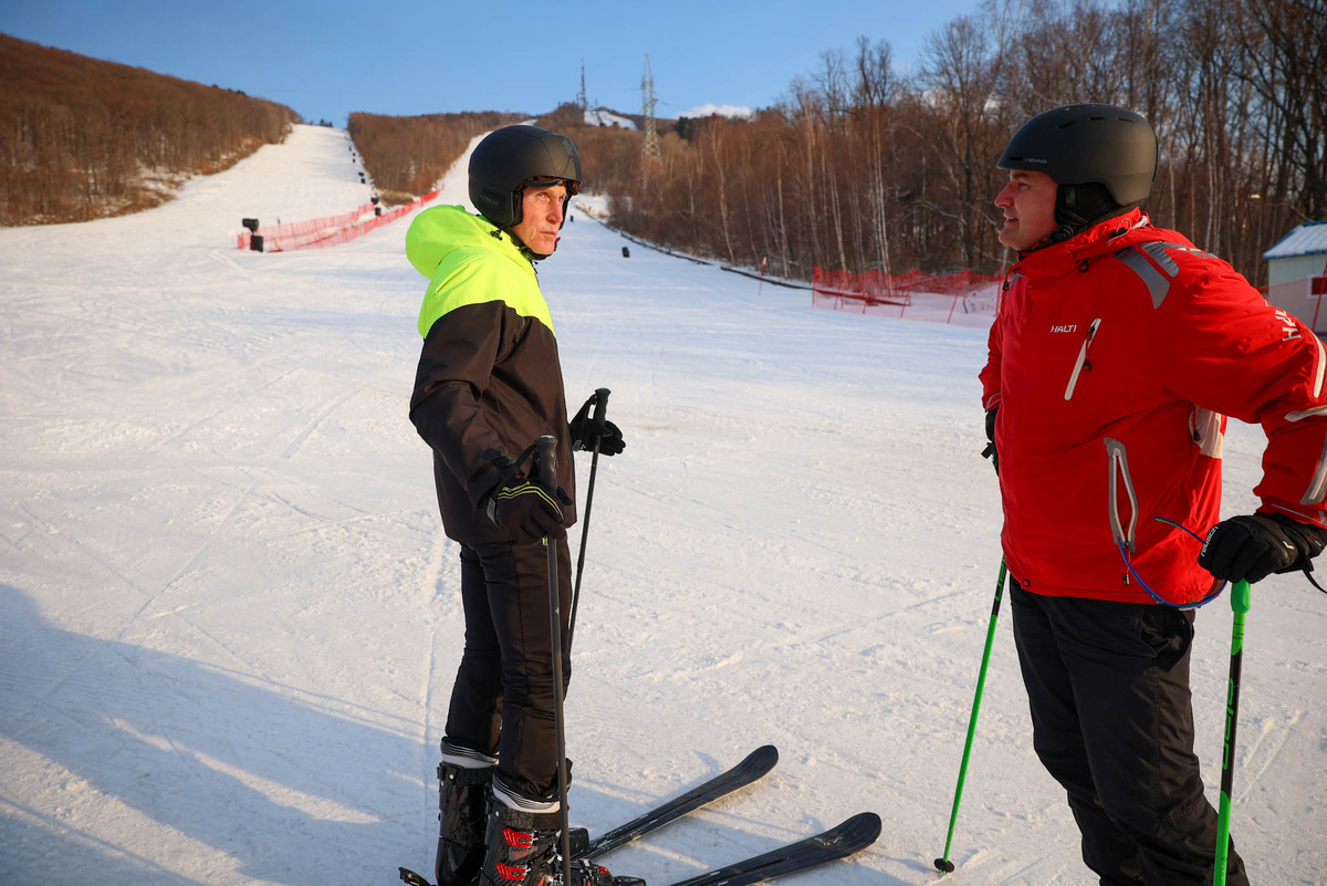 Олег Кожемяко лично испытал трассу перед закрытием сезона / Фото: Игорь Новиков – правительство Приморского края