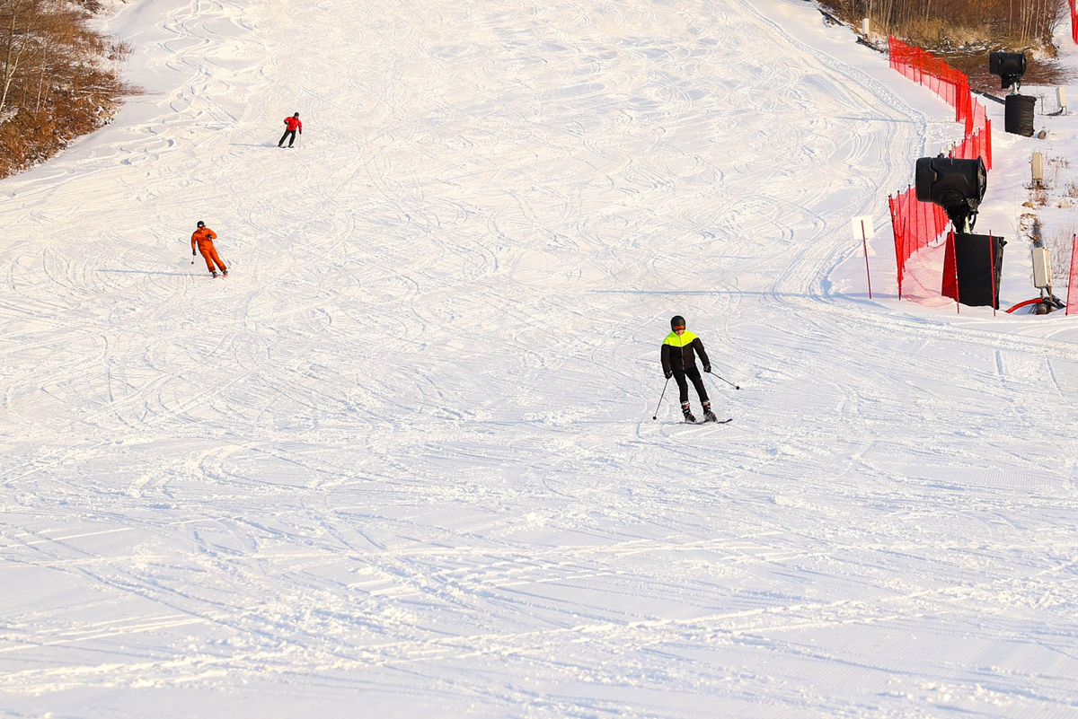 
35 тысяч гостей посетили горнолыжный комплекс «Арсеньев» за три месяца / Фото: Игорь Новиков – правительство Приморского края
