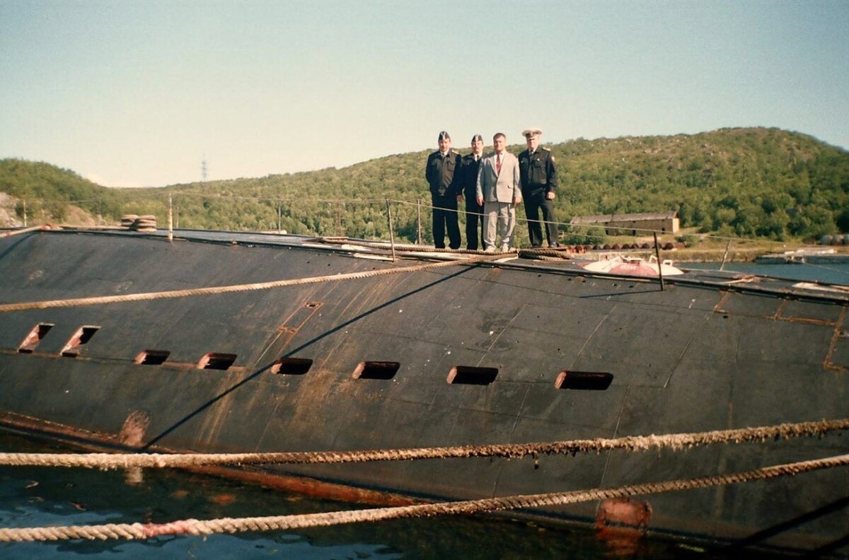     На фото Олег Долгушин второй справа (из личного архива)