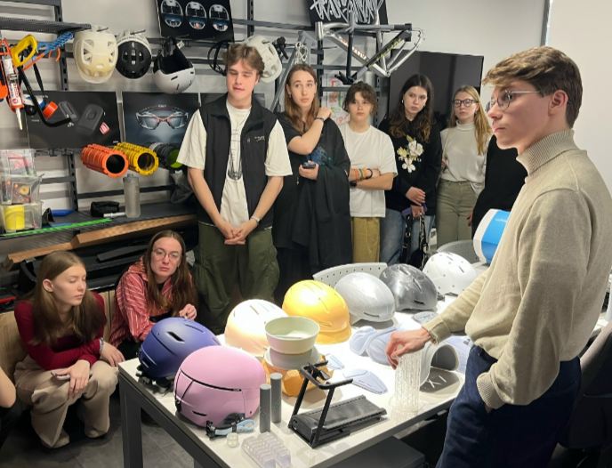 Фото из группы кафедры промдизайна СПГХПА имени Штиглица ВКонтакте