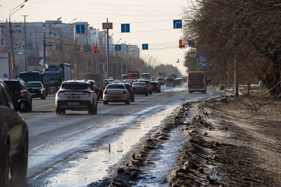    Павловский тракт между улицами Малахова и Георгиева. Источник: Виталий Барабаш/"Толк"