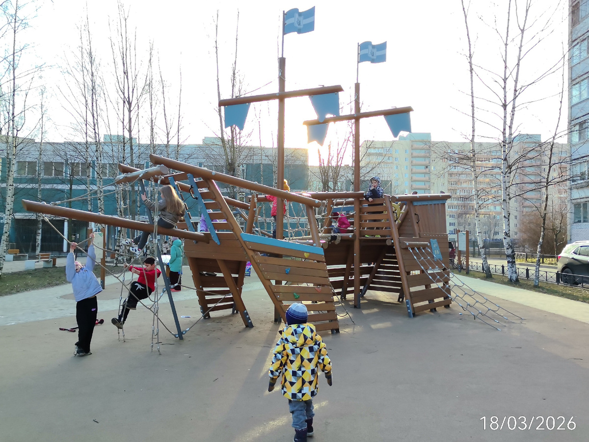 Человек бесколясочный на долгой прогулке