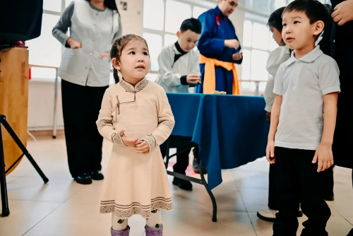 Главными героями праздника стали дети / канал Алексея Цыденова в Мах