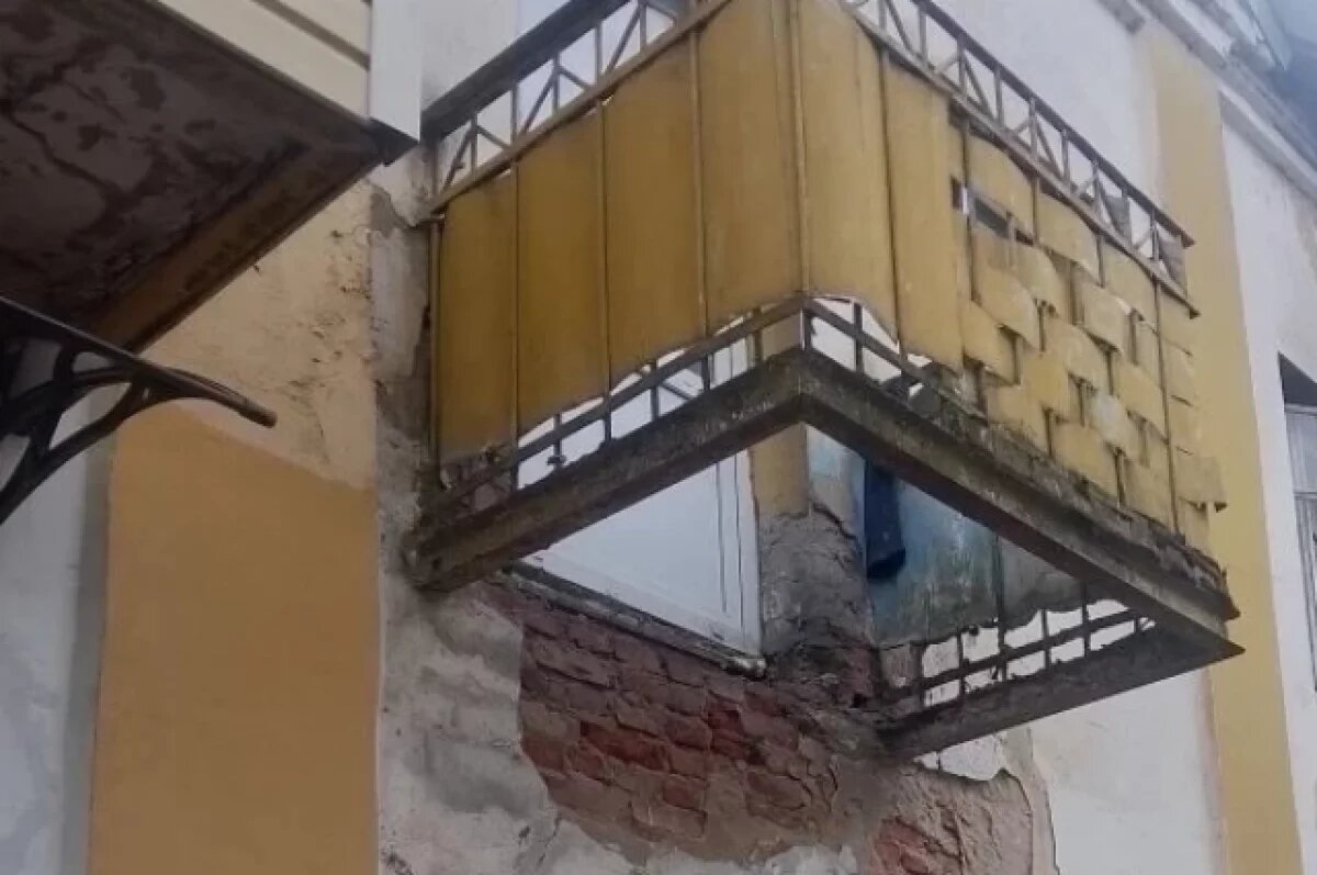    В Кольчугино в жилом доме рухнул балкон