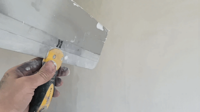 Не забывайте чистить тыльную сторону, на ней скапливается много шлама который царапает