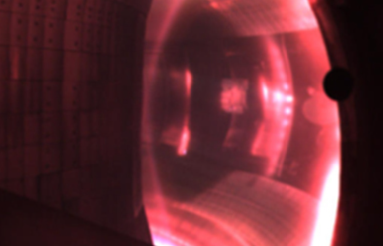 Плазма внутри токомака