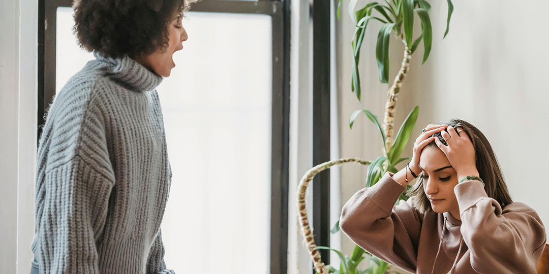 Как быстро распознать манипуляторшу, рассказала тренер по голосу и речи