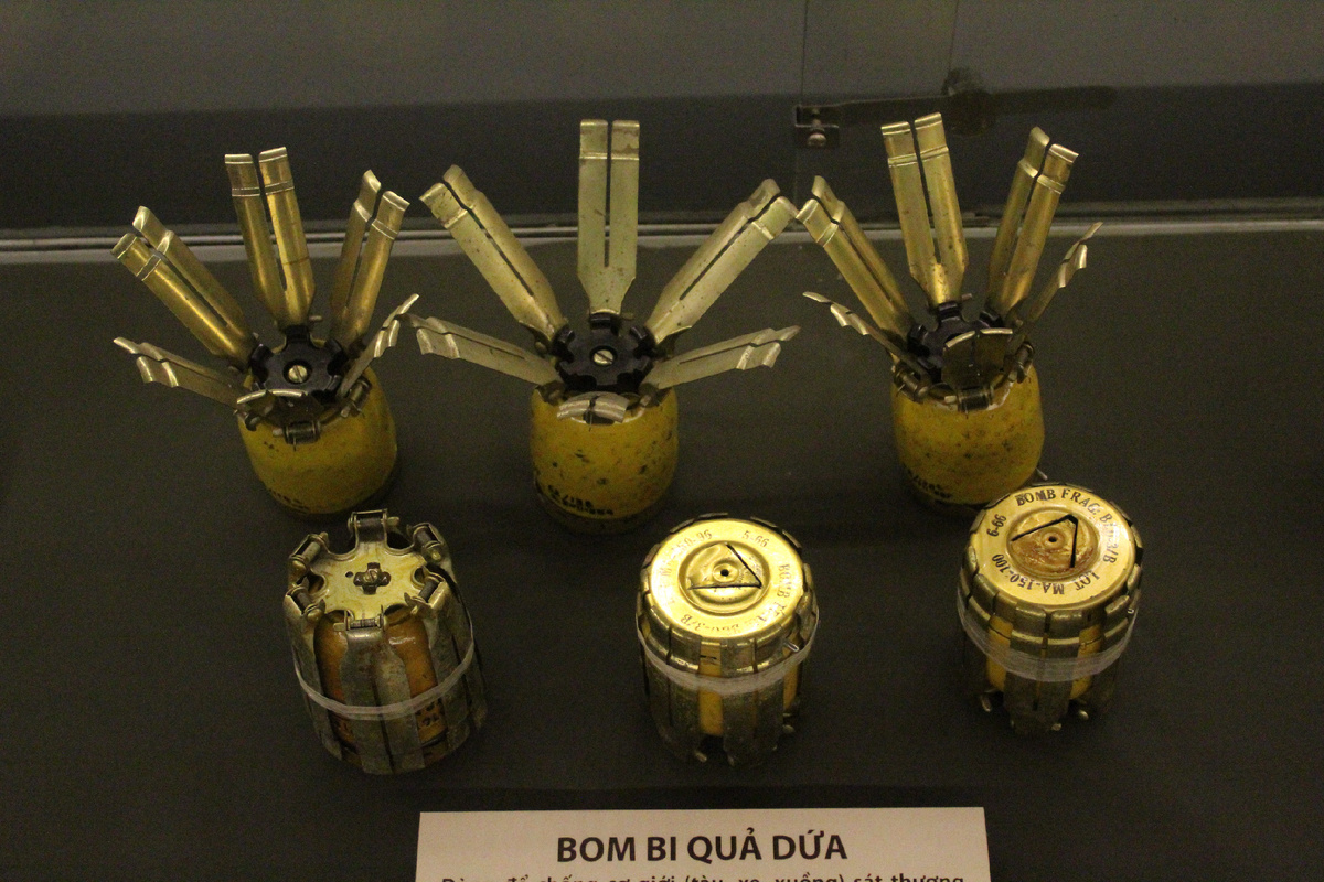 Подарки от носителей демократии