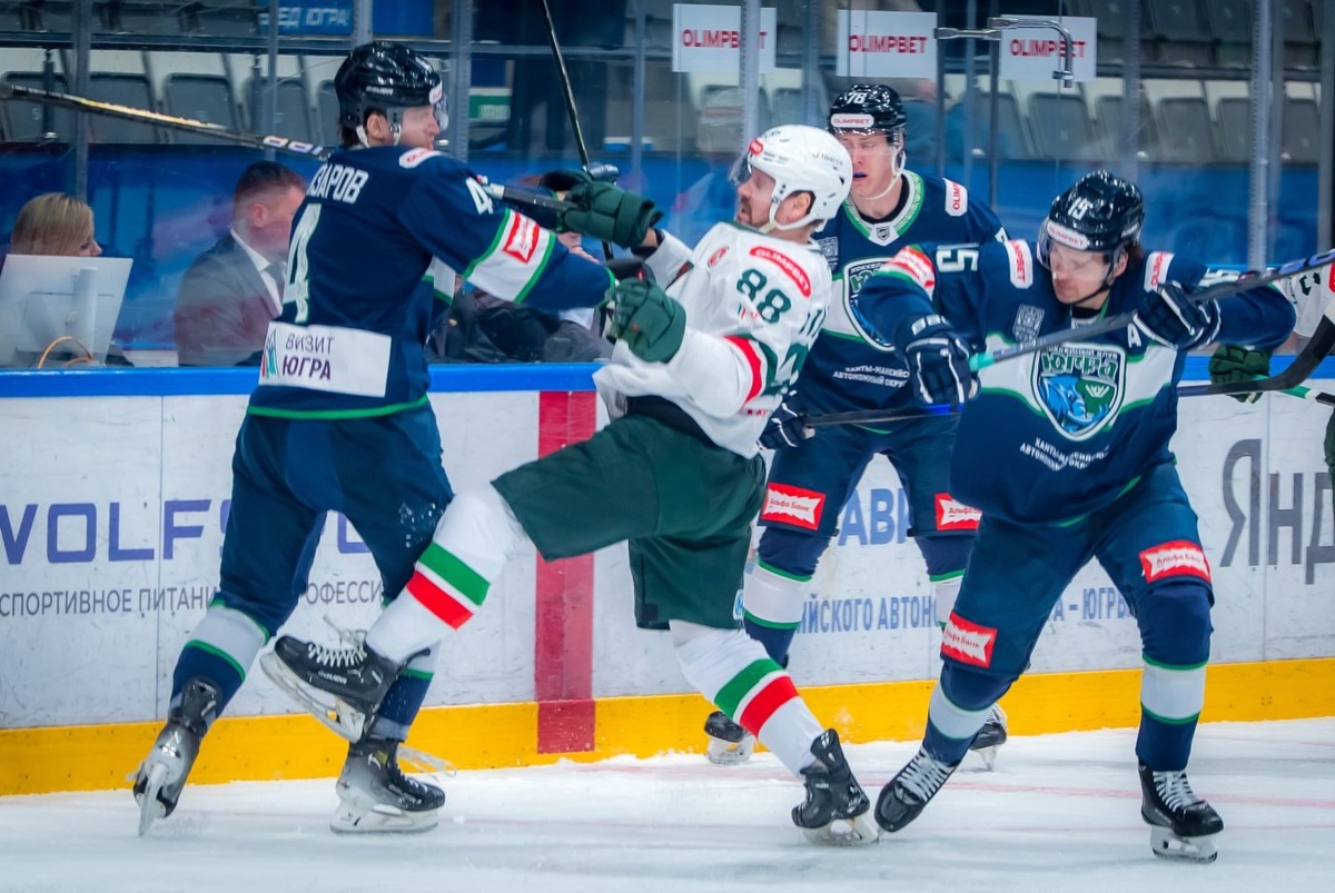    «Югра» во второй раз противостоит казанскому «Барсу» в плей-офф ВХЛ, первая встреча завершилась разгромом
