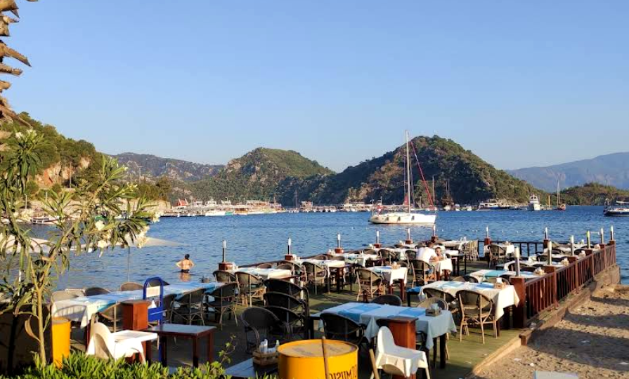 "Плачу за тур в Турцию 150 тысяч и не беру "всё включено". Почему все едут на Эгейское побережье