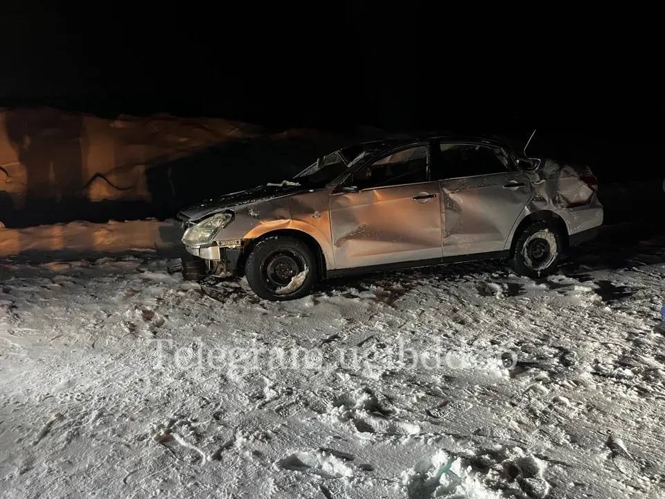    В Югре молодой водитель не справился с управлением и перевернул машину