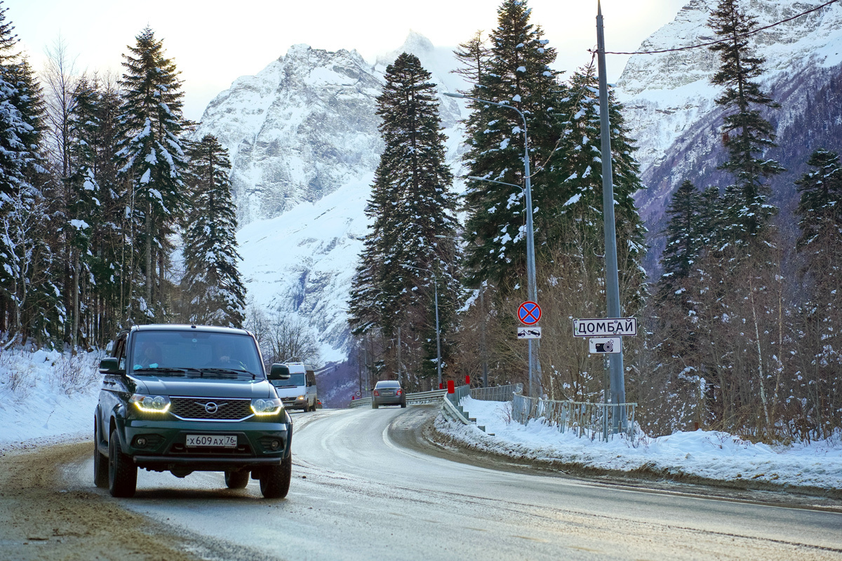 Одна из дорог федерального значения на курорт Домбай
