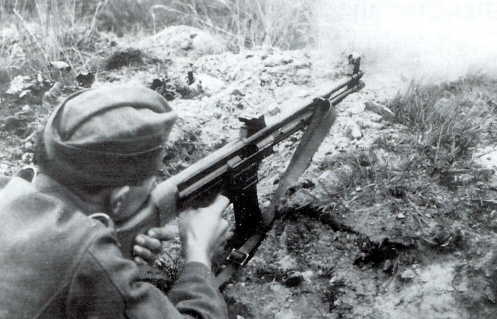 МКb.42 на испытаниях в школе.