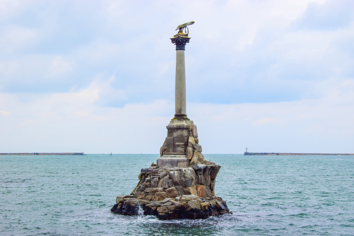 Памятник затопленным кораблям // Туристический портал Республики Крым, Светлана Мальцева