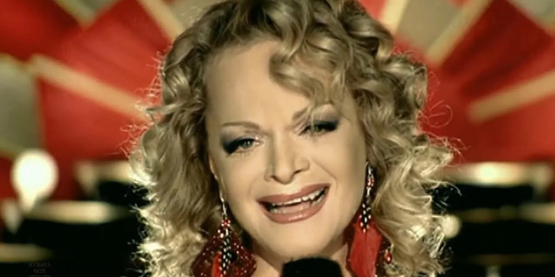 Как Лариса Долина за два года прошла путь от жертвы мошенников до выселения и снова вышла на сцену