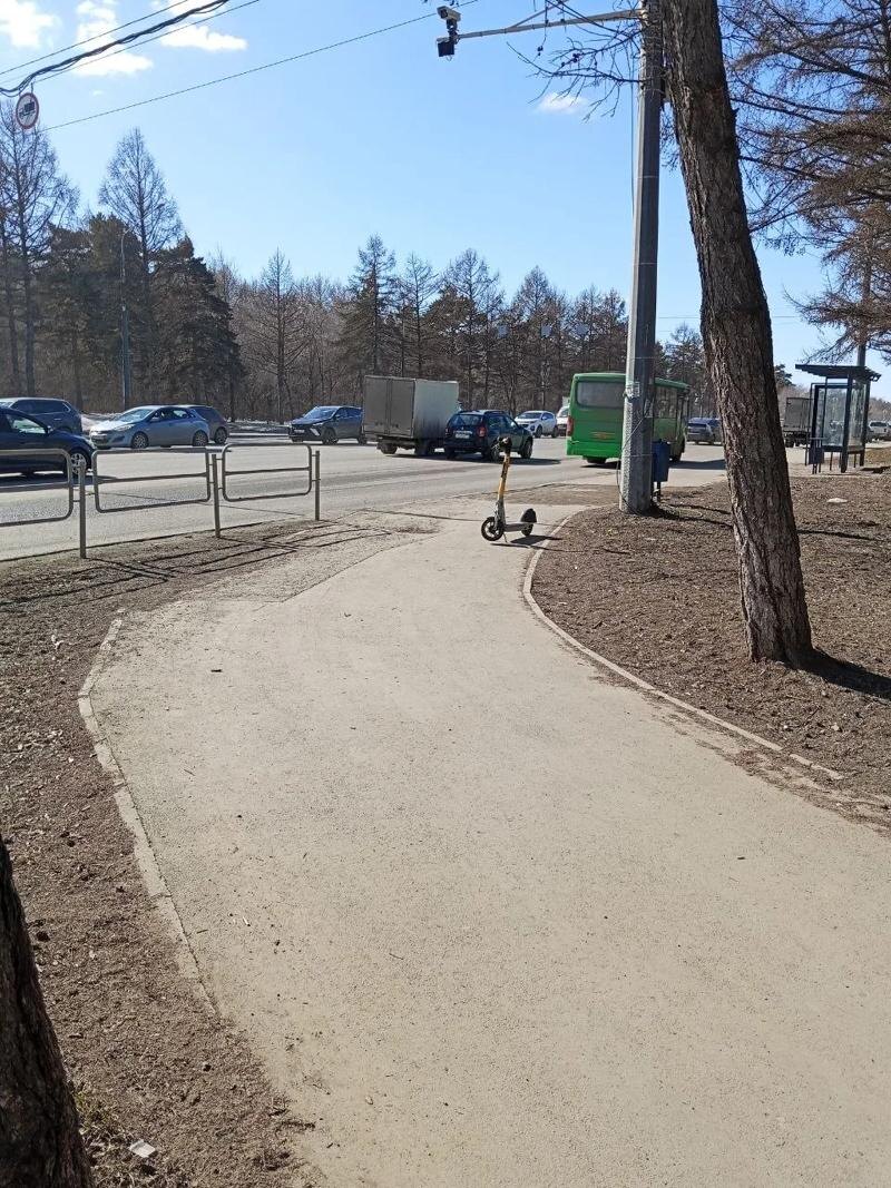    «Изнанка Челябинска». Самокат, оставленный где попало