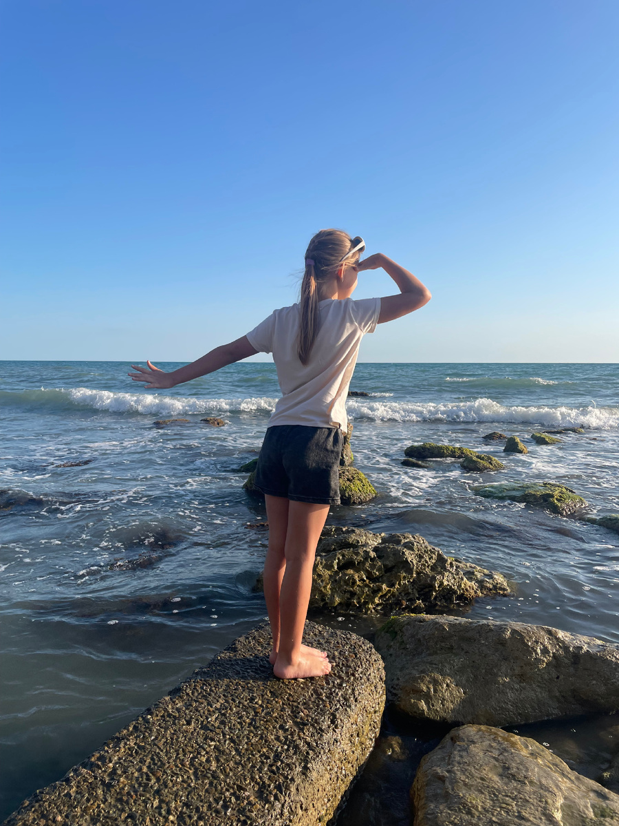 Высматриваем мазут, а его не видно. Пляж 40 лет победы, Анапа