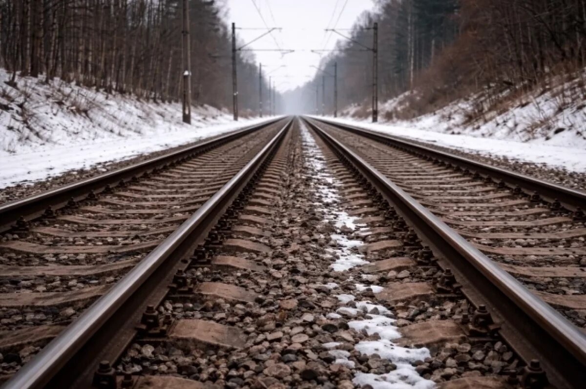    Пассажирский поезд сошел с рельсов на Урале