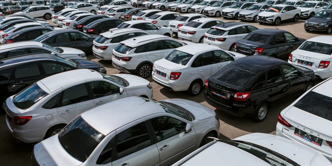 АвтоВАЗ уже не знает куда девать Весты, решили раздавать по подписке. Сколько будет стоить?