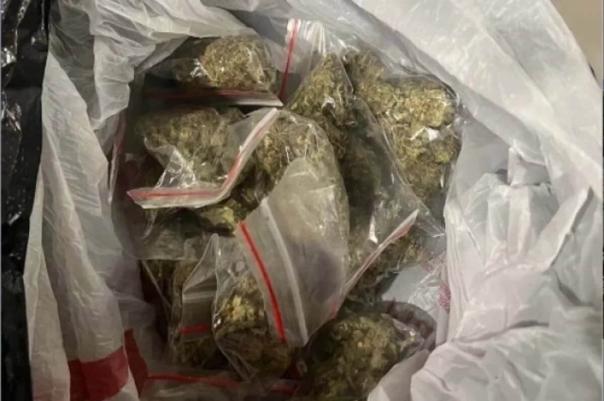    В Трёхгорном полицейские задержали наркодилера с 400 граммами марихуаны