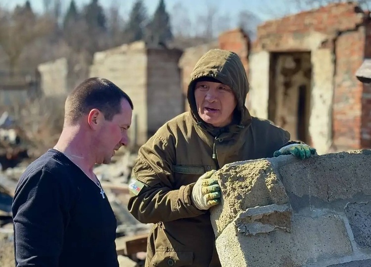Волонтёры из лагеря «Курский рубеж» отремонтировали более 100 разрушенных домов