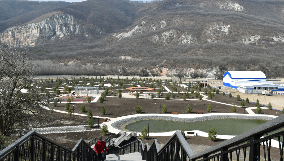 Вот так выглядит сегодня парк «Зеленый остров» в Усть-Джегуте. Фото Светланы КИЛБА.