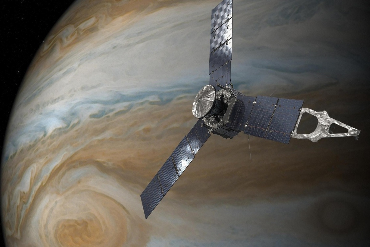    Зонд Юнона вблизи облачных полос Юпитера. Источник изображения: science.nasa.gov