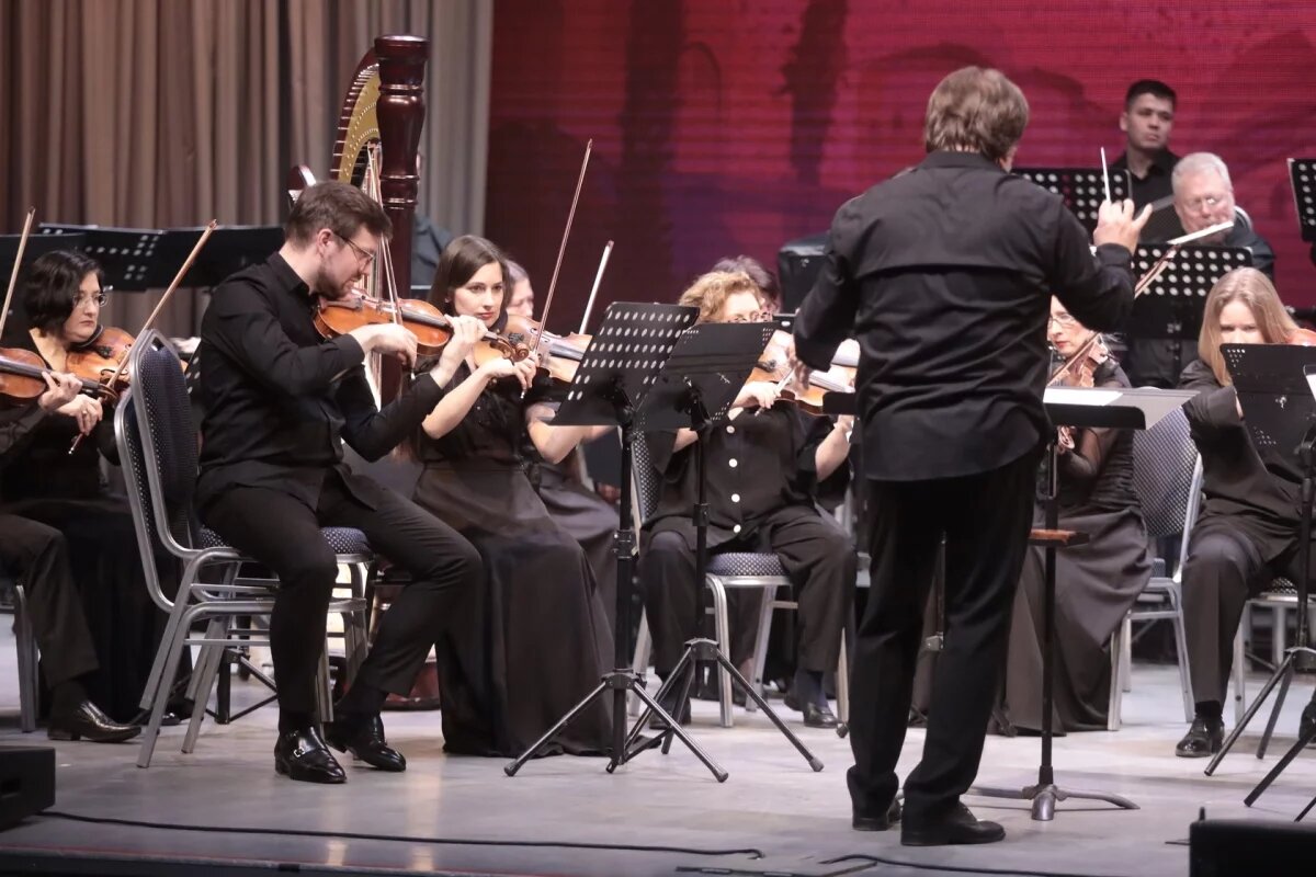    Более 5 тысяч человек посетили Фестиваль русской музыки в Псковской области