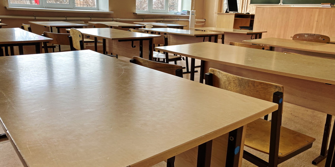 Учителям в школах хотят платить по 140 тысяч рублей в месяц