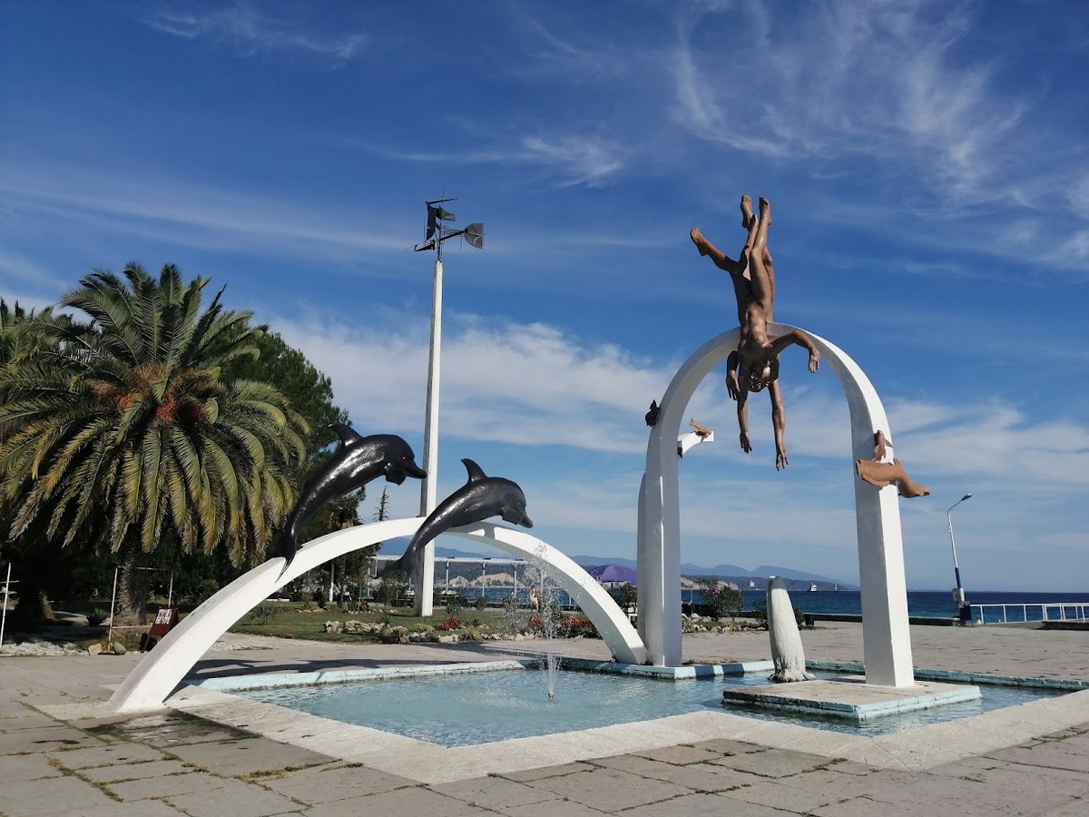 Фонтан на набережной Пицунды (Абхазия). Фото автора