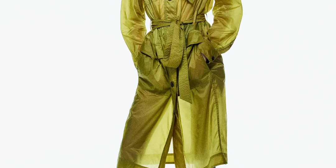 Самый необычный тренд сезона. Прозрачный тренч, как у Saint Laurent